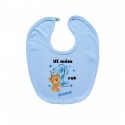 Modrý podbradník na zapínanie Už mám 1 rok s Medvedíkom a menom dieťatka Chlapec